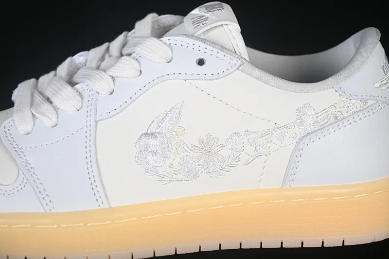 All categories Air Jordan Jordan series basketball shoes Air Jordan 1 Low Air Jordan 1 Low "Floral Swoosh" AJ1 Joe 1 flower embroidery low-top cultural casual sneakers IF4391-100